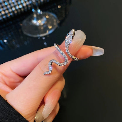 Snake-shaped zircon ring trendy geometric design